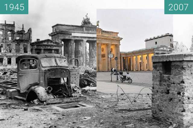 Before-and-after picture of Berlin - Brandenburger Tor 1945/2007 between 06/1945 and 02/2007