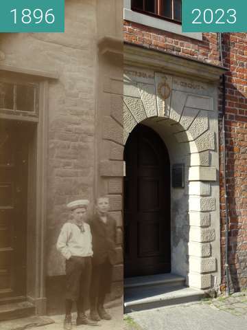 Before-and-after picture of ul. Świętej Trójcy between 1896 and 2023-Aug-01